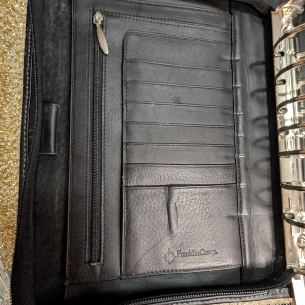 Vintage FRANKLIN COVEY Size 11 x 8.5  Synth Leather ~Planner/Binder Zip